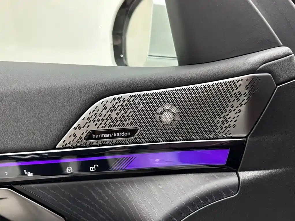 BMW 5 Series 2024 — фото 15