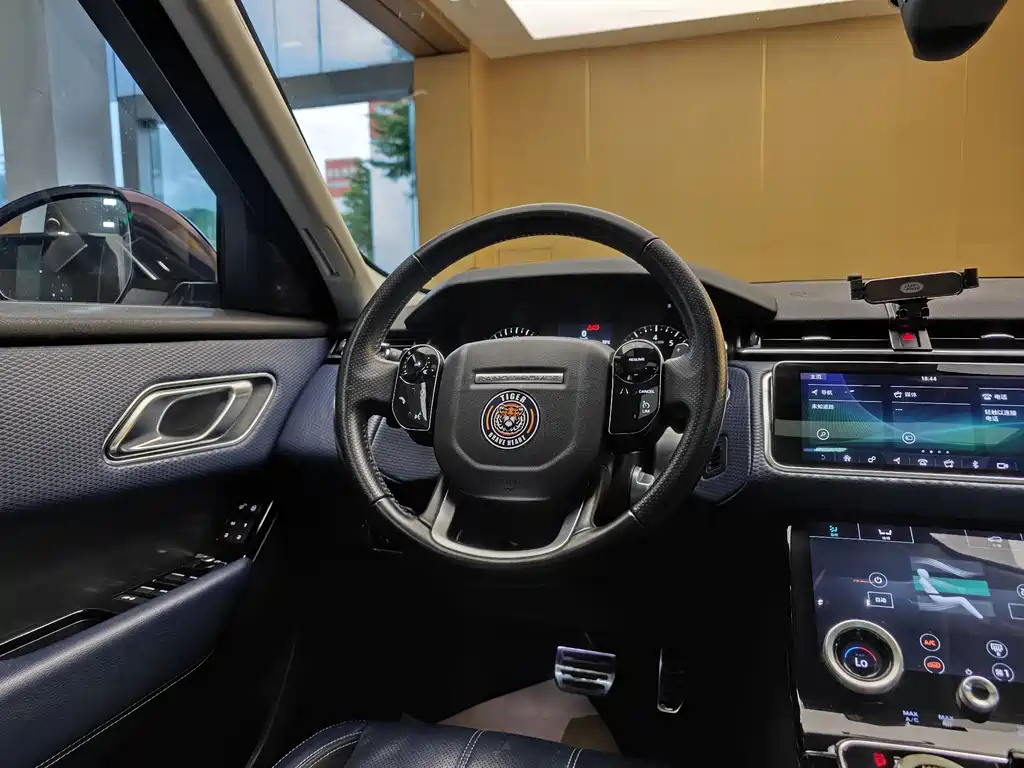 Land Rover Velar 2018 — фото 16