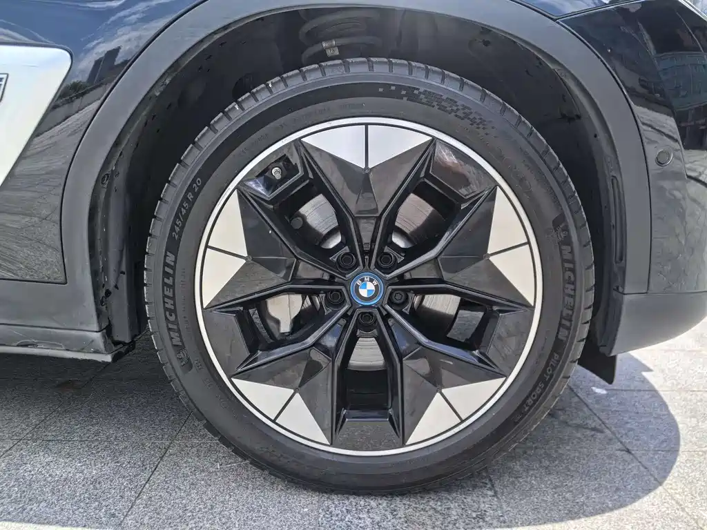 BMW iX3 2021 — фото 14