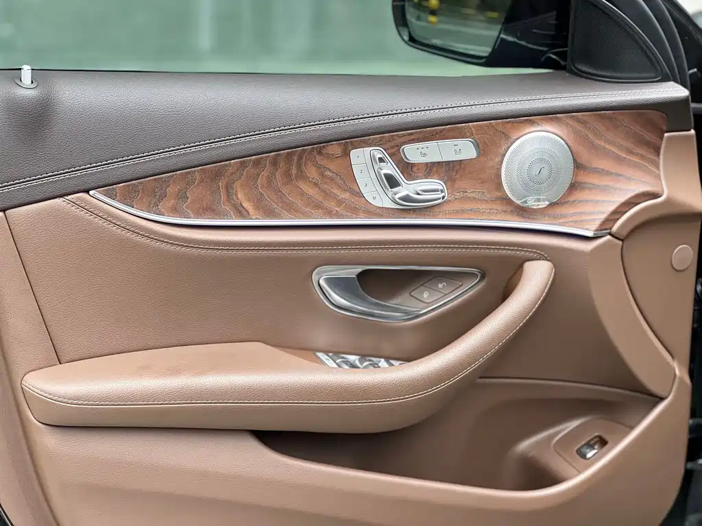 Mercedes-Benz E-Class 2021 — фото 11
