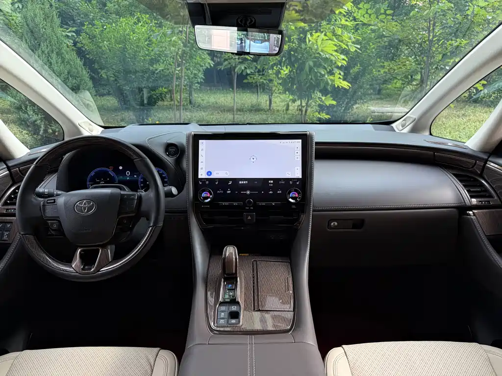 Toyota Alphard 2024 — фото 12