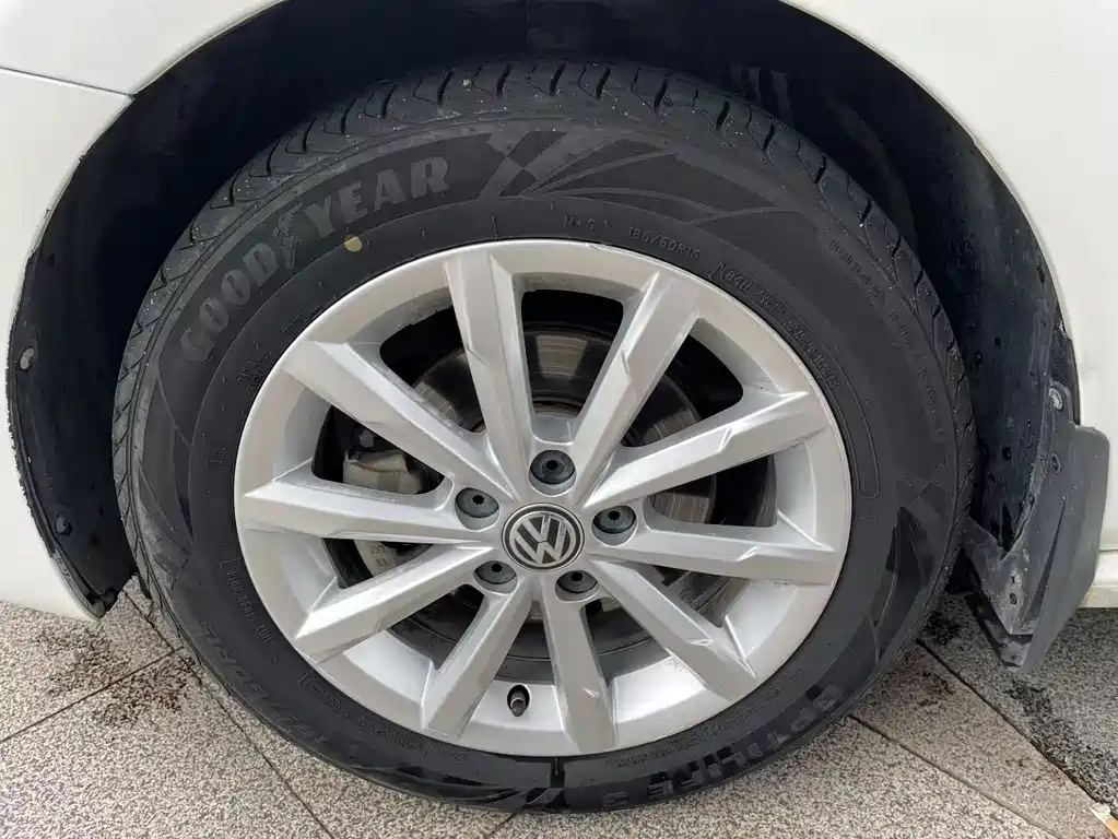 Volkswagen Polo 2017 — фото 23