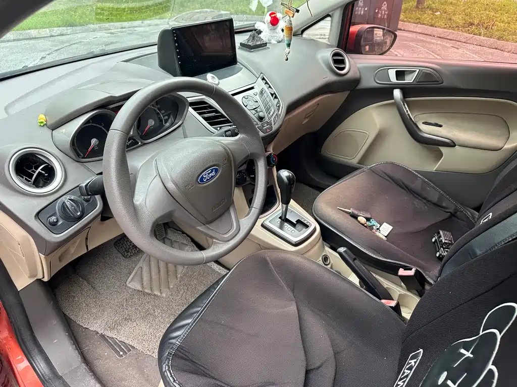 Ford Fiesta 2013 — фото 14