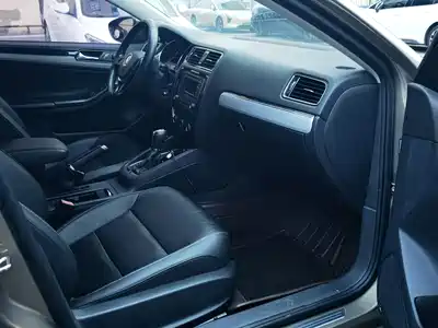 Volkswagen Sagitar 2016