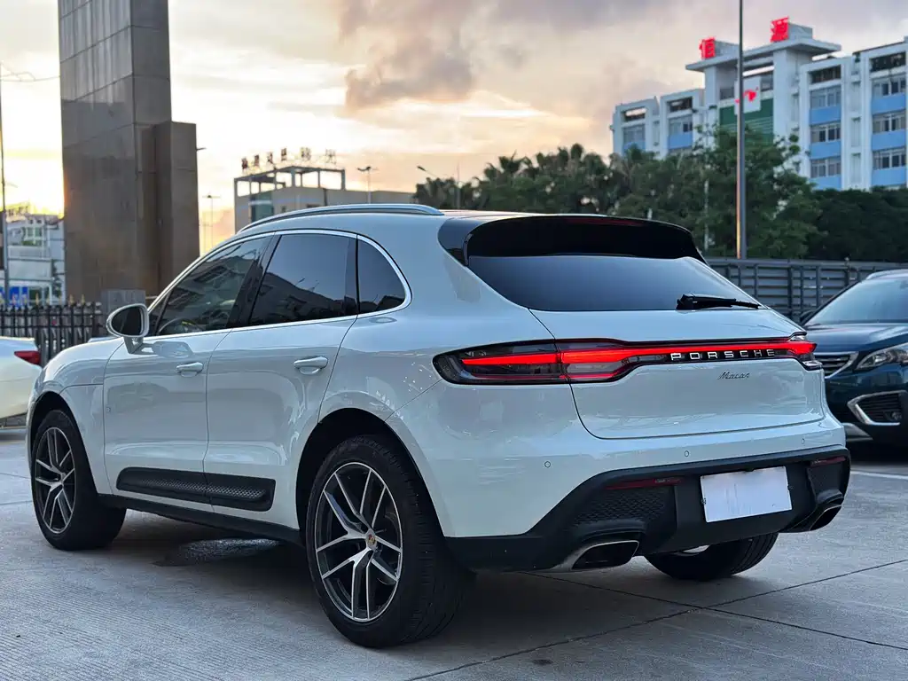 Porsche Macan 2023 — фото 4