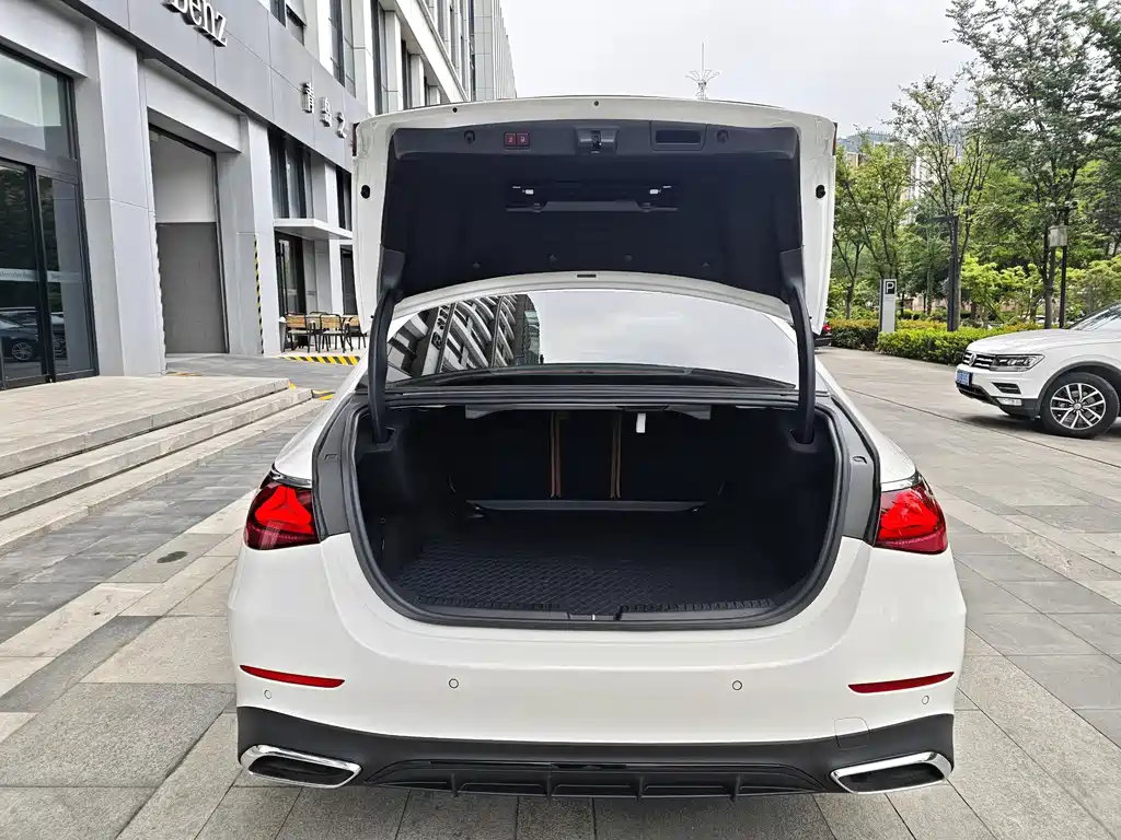 Mercedes-Benz E-Class 2025 — фото 31
