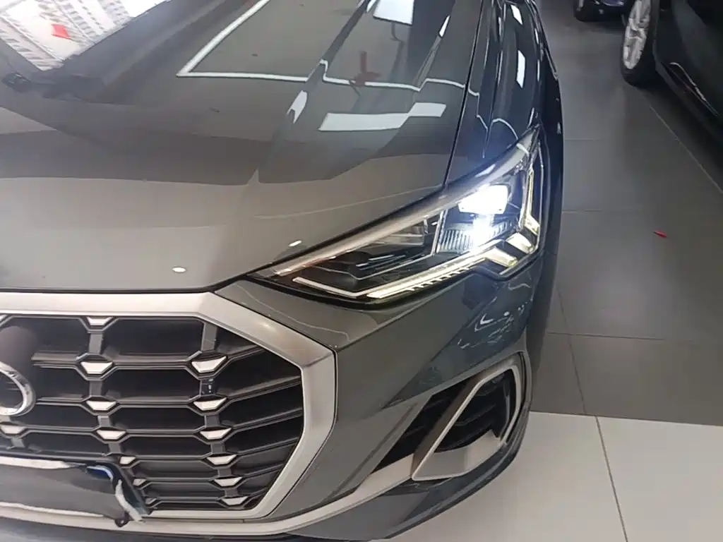 Audi Q3 2020 — фото 24