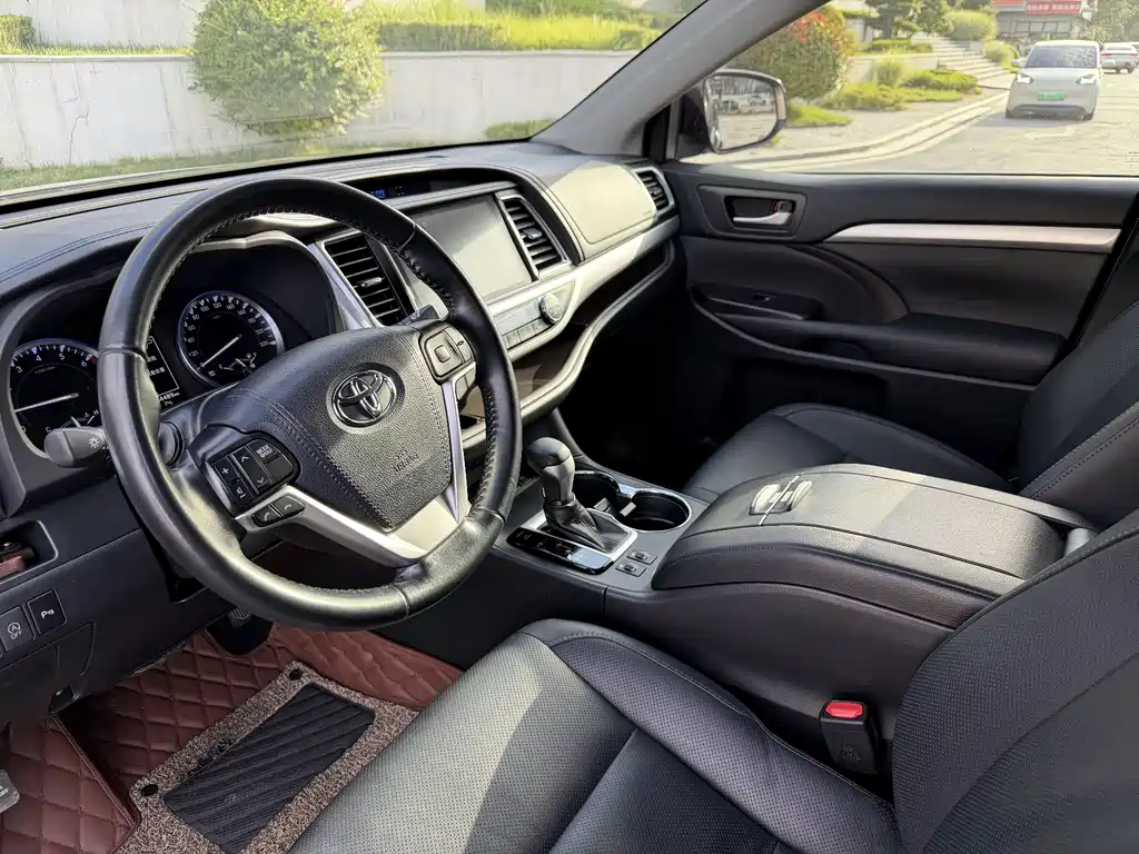 Toyota Highlander 2019 — фото 17