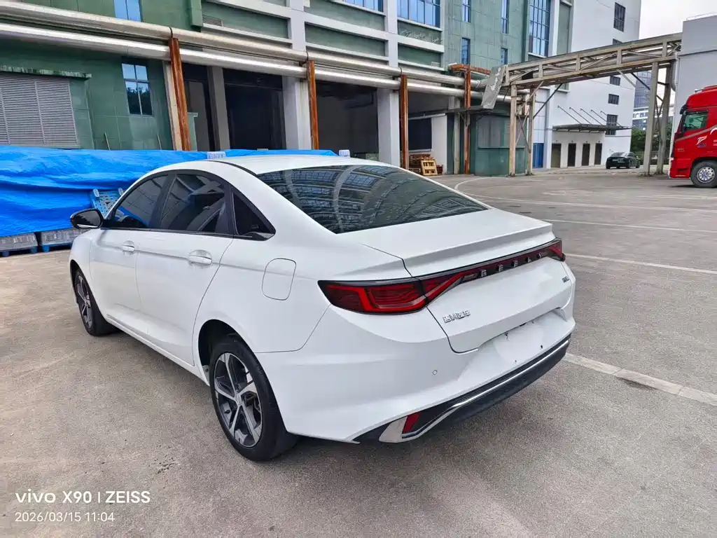 Geely Emgrand L 2022 — фото 11