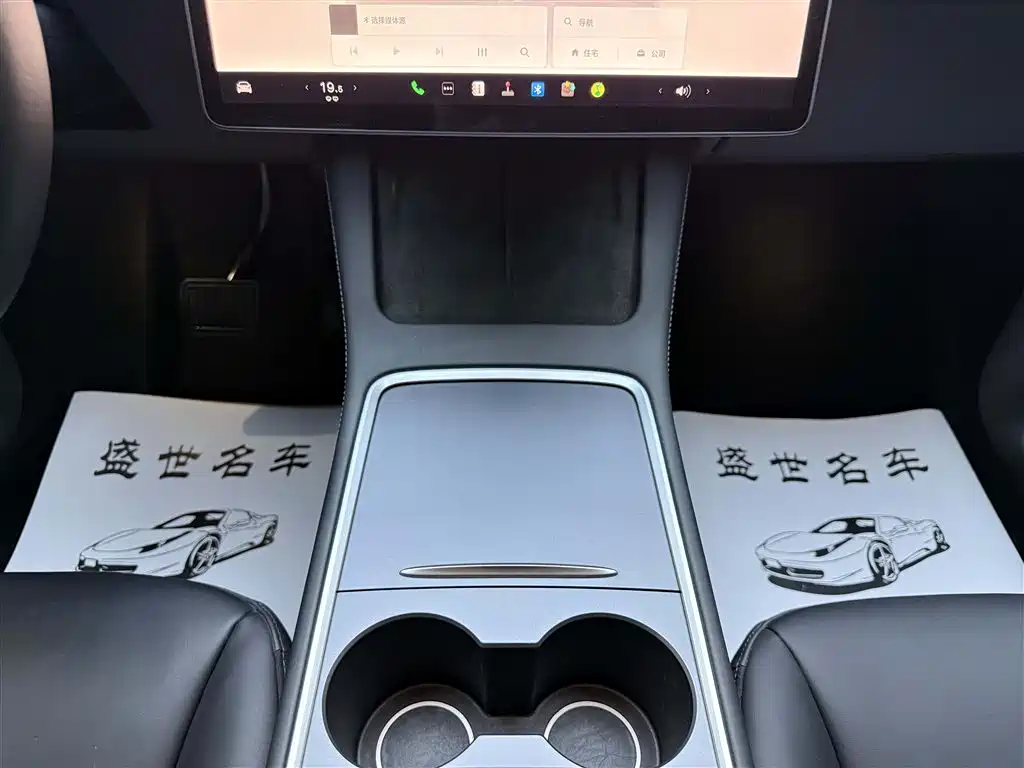 Tesla Model Y 2022 — фото 9