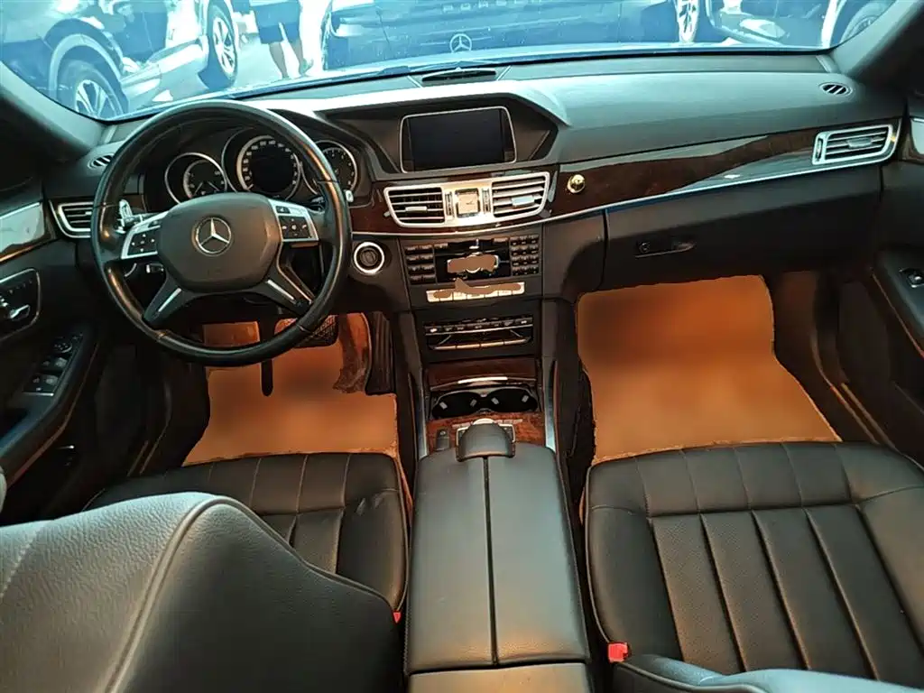 Mercedes-Benz E-Class 2015 — фото 10