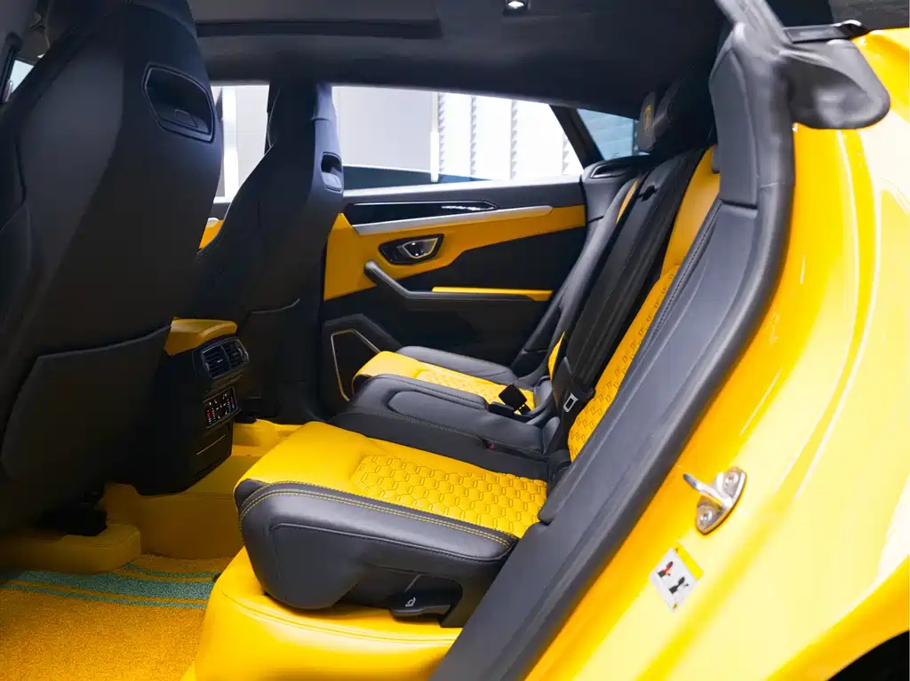 Lamborghini Urus 2020 — фото 18