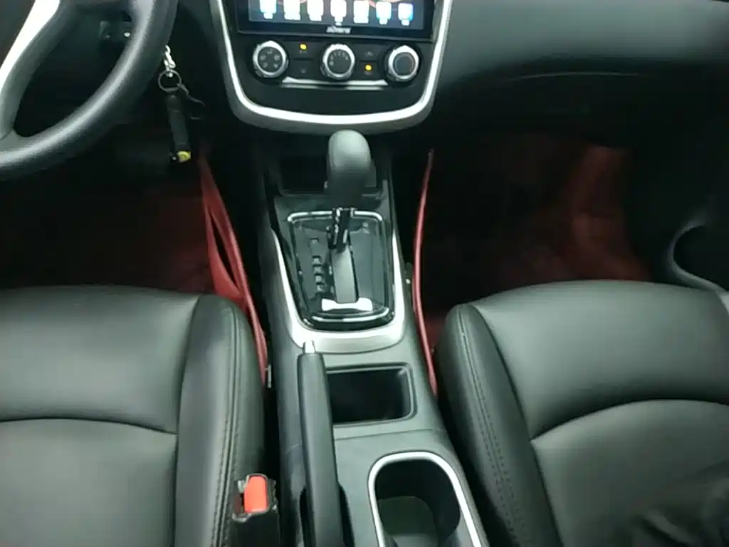 Nissan Tiida 2019 — фото 14