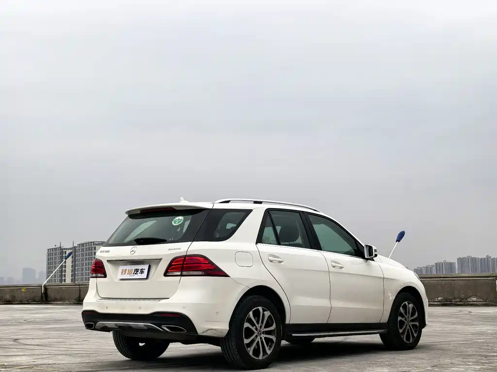Mercedes-Benz GLE 2017 — фото 21