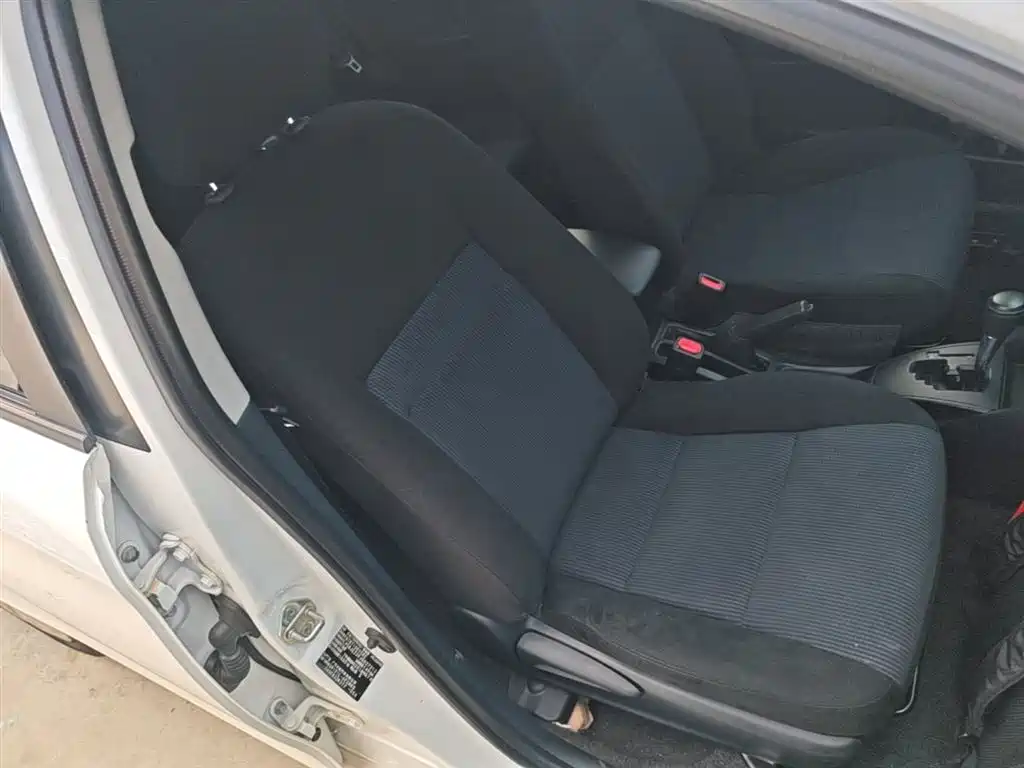 Toyota Yaris L 2018 — фото 25