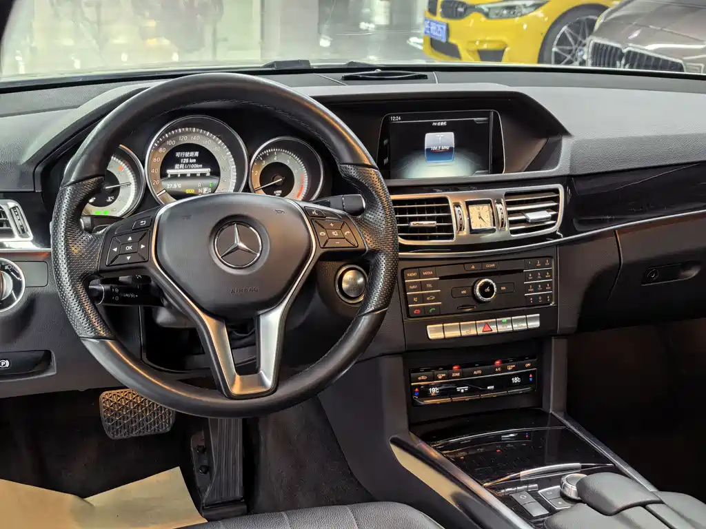 Mercedes-Benz E-Class 2015 — фото 12
