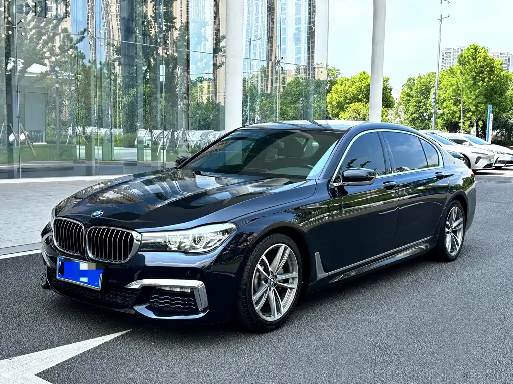 BMW 7 Series 2017 — фото 1