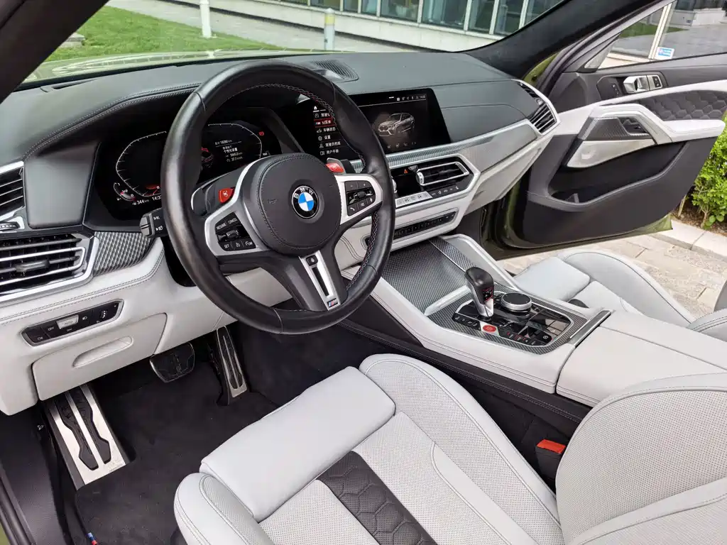 BMW X6 M 2022 — фото 12