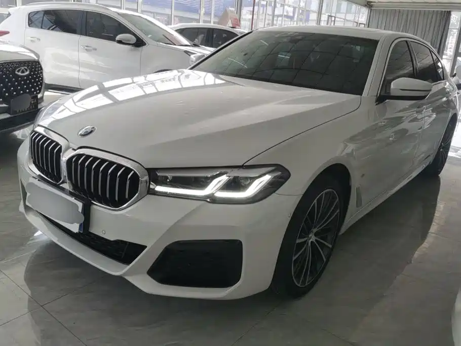 BMW 5 Series 2023 — фото 1