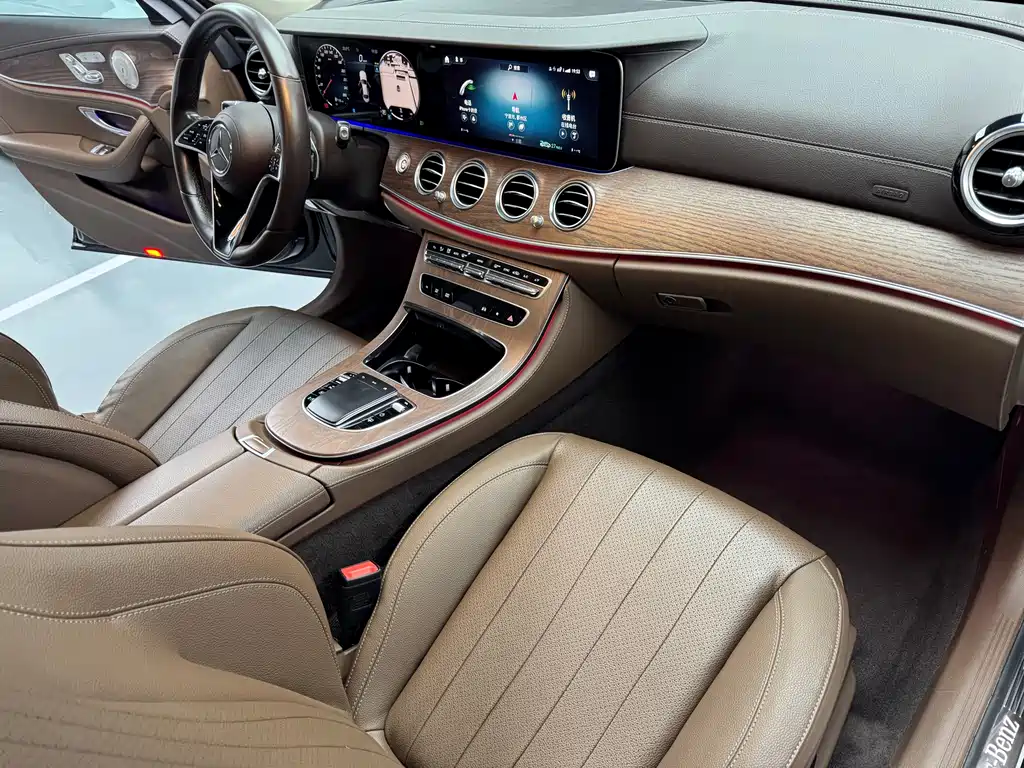 Mercedes-Benz E-Class 2023 — фото 11