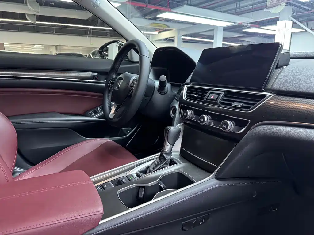 Honda Accord 2022 — фото 18