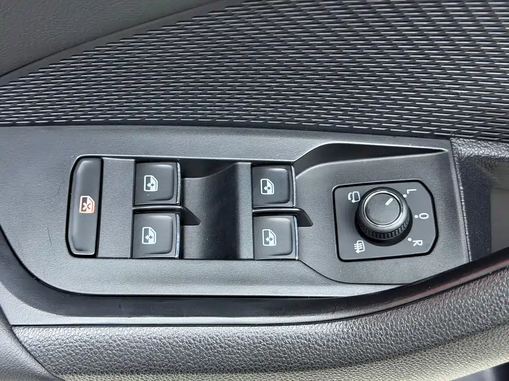 Skoda Octavia 2023 — фото 8