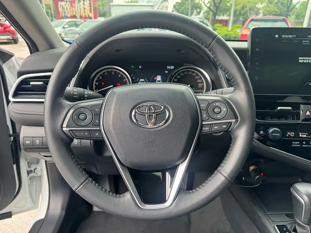 Toyota Camry 2022 — фото 21