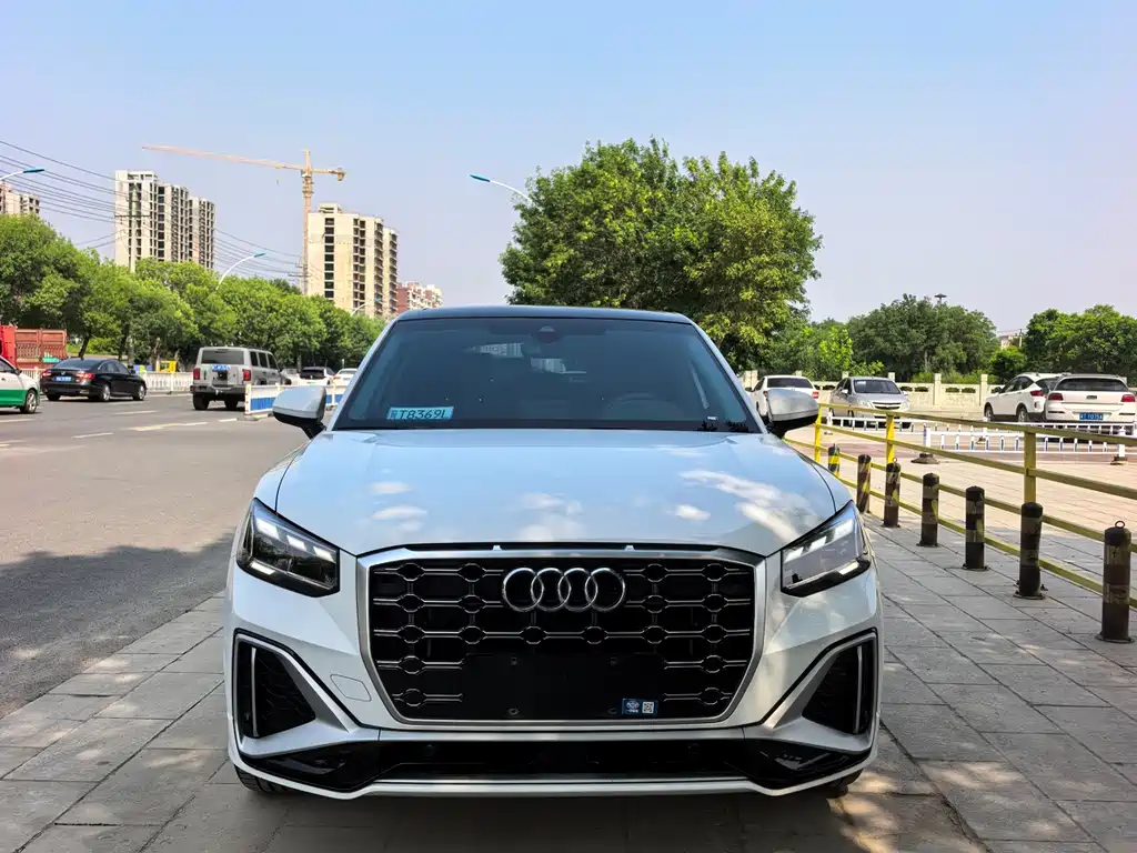 Audi Q2L 2023 — фото 2