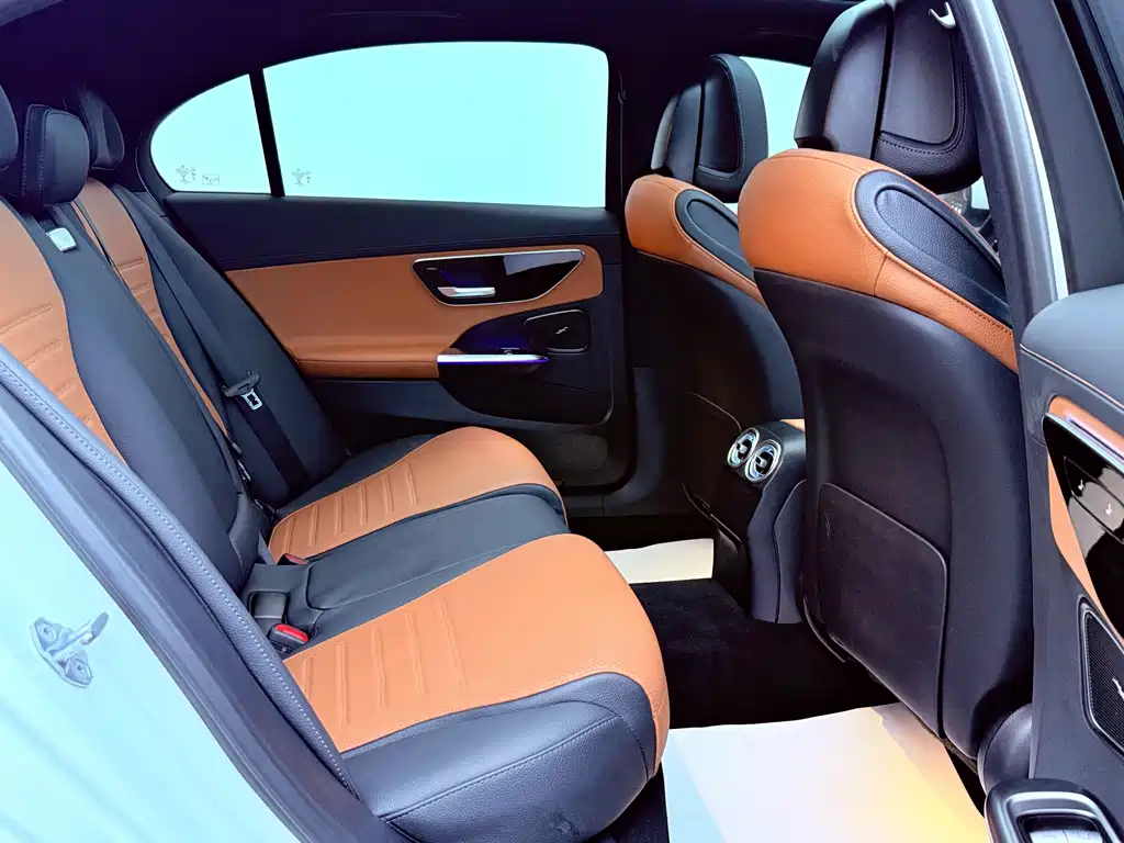 Mercedes-Benz C-Class 2023 — фото 20