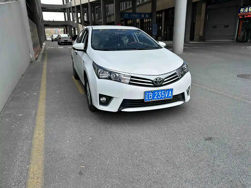 Toyota Corolla 2019 — фото 1