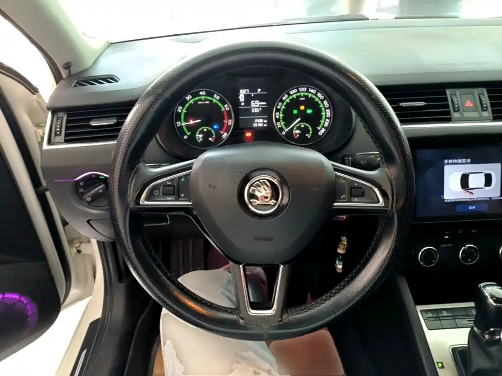 Skoda Octavia 2020 — фото 11