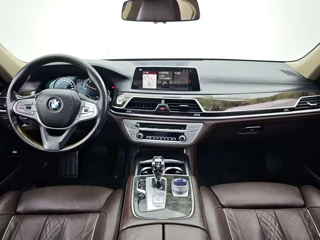 BMW 7 Series 2016 — фото 6