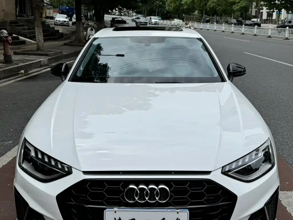 Audi A4L 2023 — фото 10