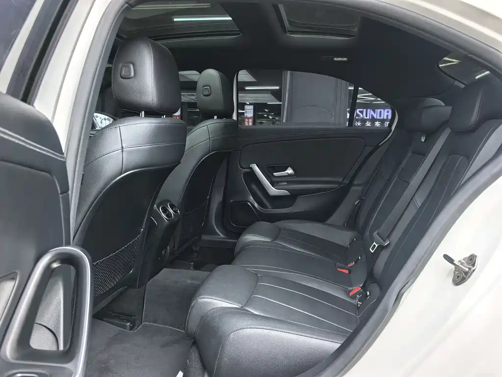 Mercedes-Benz A-Class 2021 — фото 12