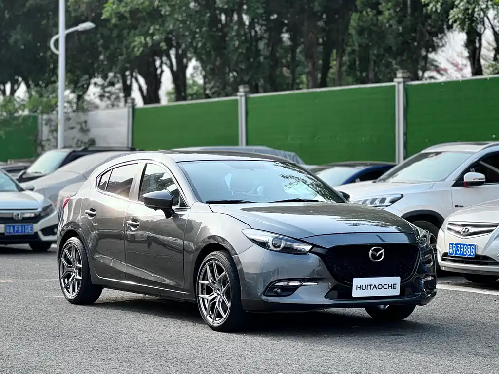 Mazda 3 Axela 2019 — фото 3