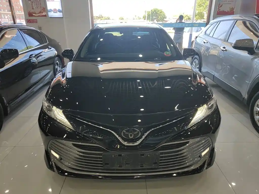 Toyota Camry 2019 — фото 3