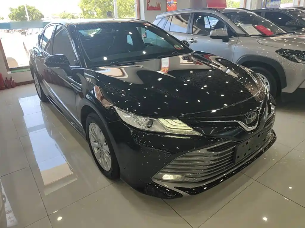 Toyota Camry 2019 — фото 4