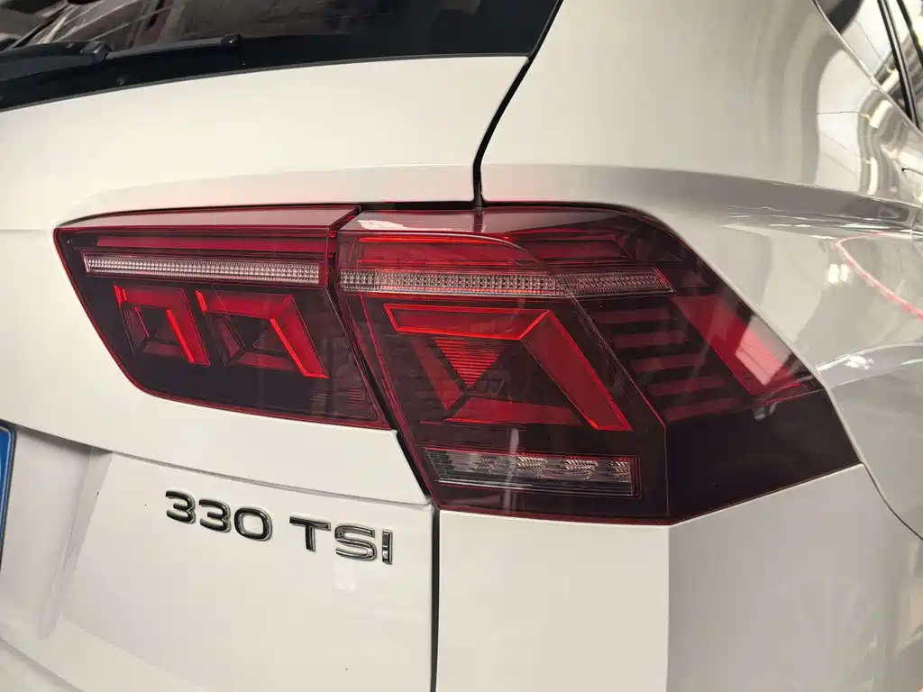 Volkswagen Tiguan L 2022 — фото 13
