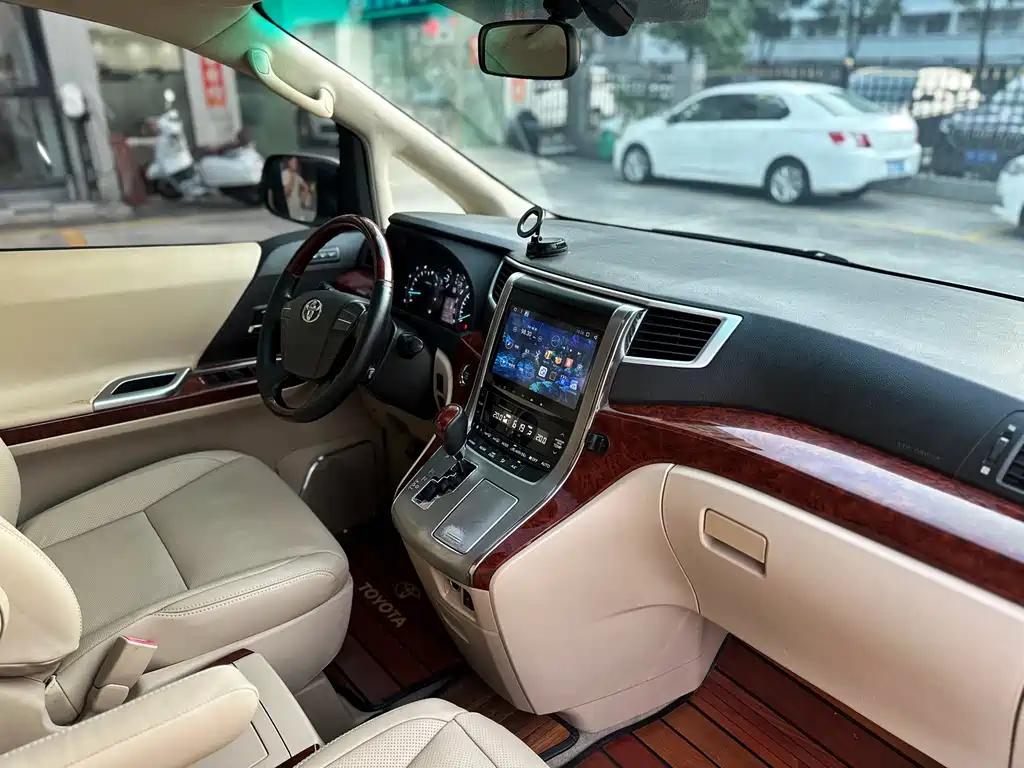 Toyota Alphard 2011 — фото 10