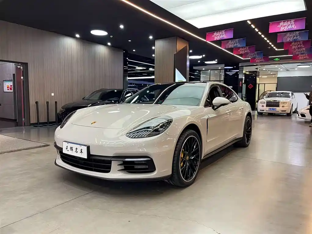 Porsche Panamera 2020 — фото 1