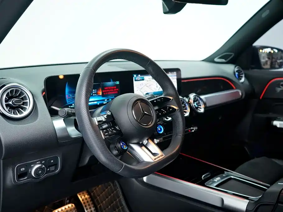 Mercedes-Benz GLB AMG 2024 — фото 5