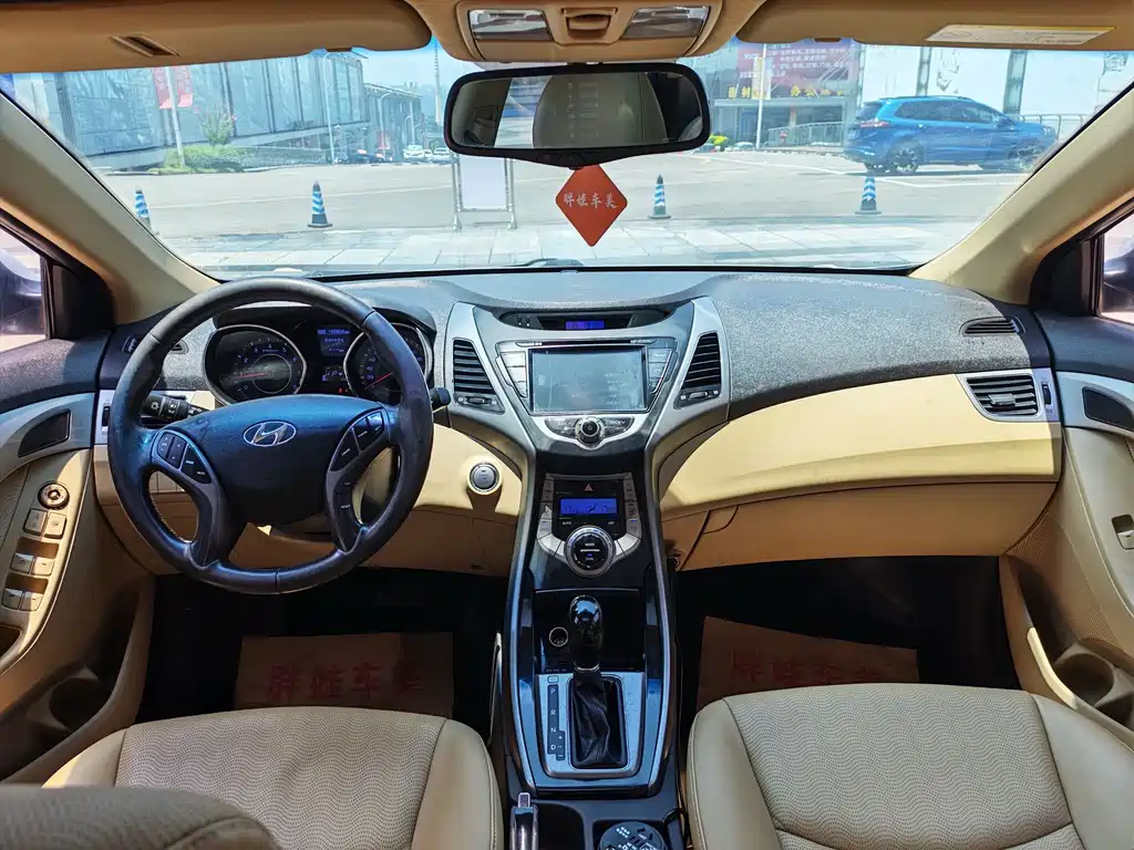 Hyundai Elantra 2013