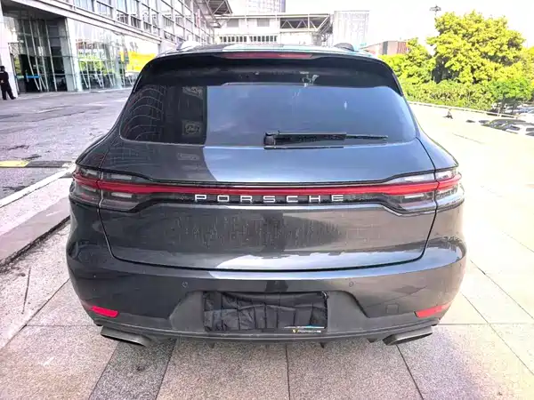 Porsche Macan 2021