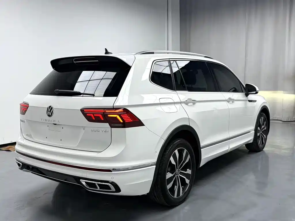 Volkswagen Tiguan L 2021 — фото 9