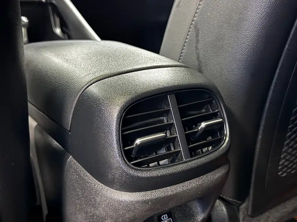 Hyundai Elantra 2023 — фото 16