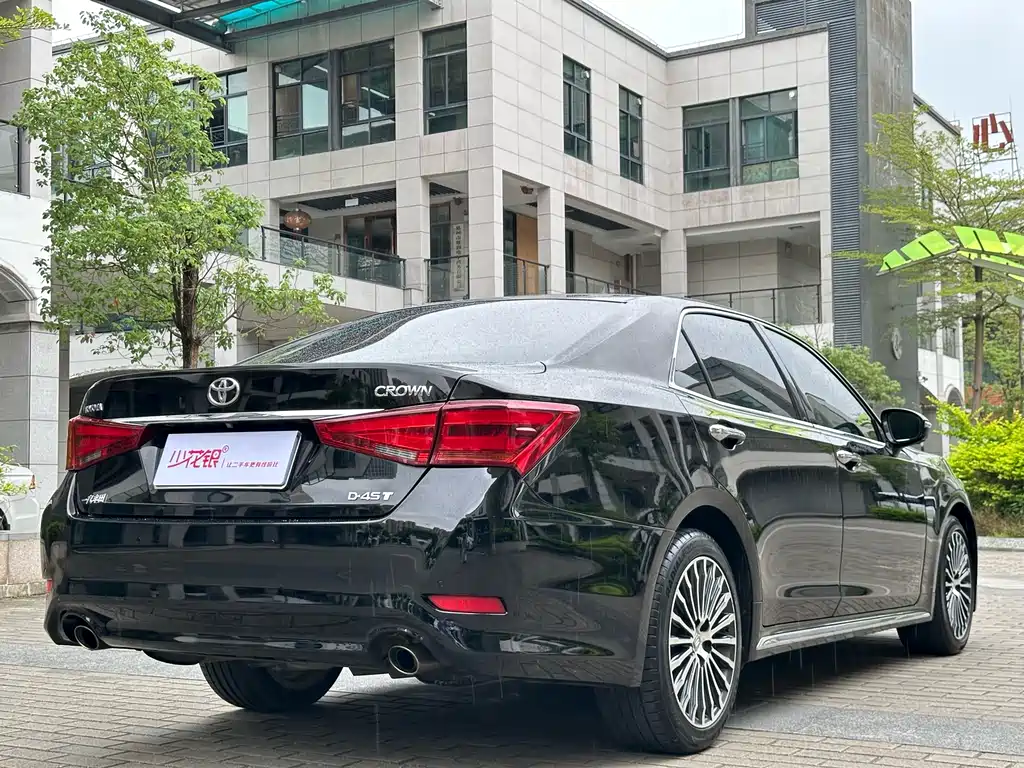 Toyota Crown 2020 — фото 9