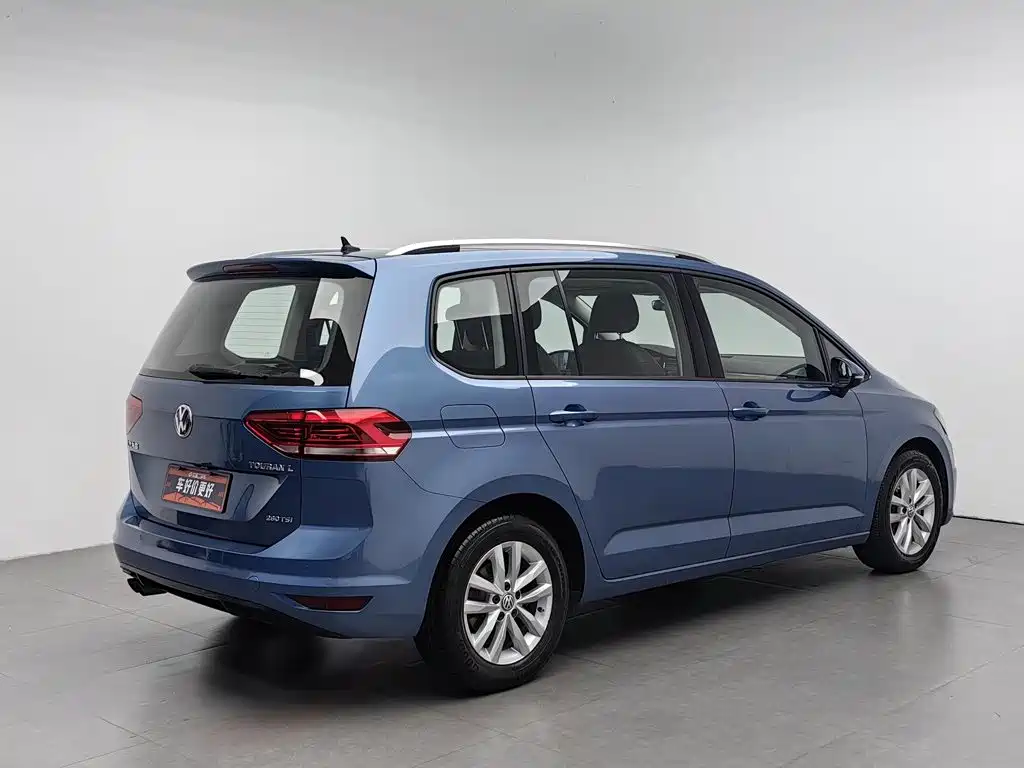 Volkswagen Touran 2018 — фото 2