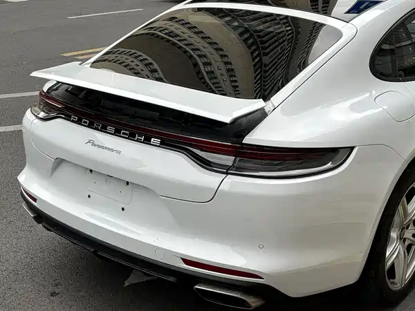 Porsche Panamera 2023
