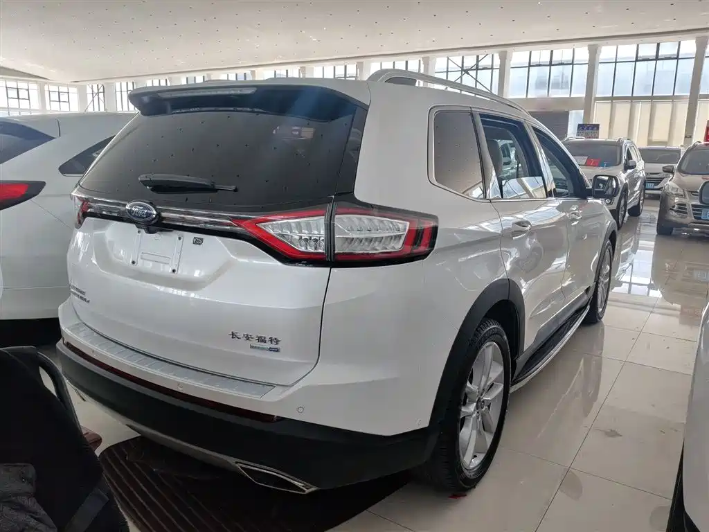 Ford Edge 2016 — фото 23