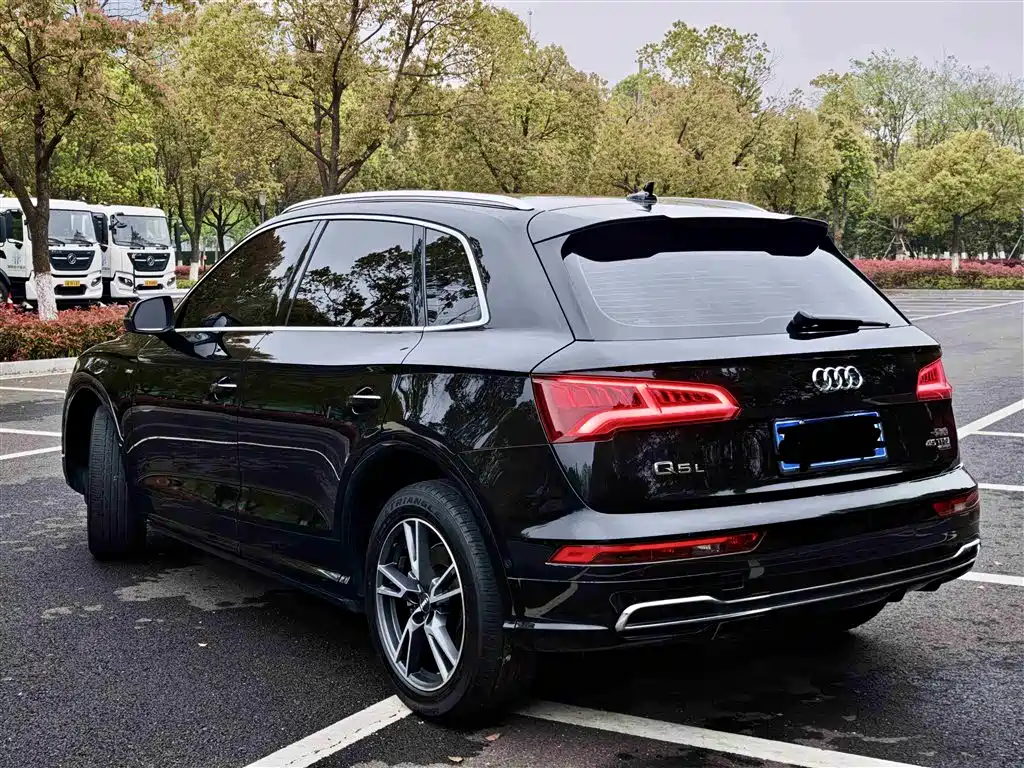 Audi Q5L 2020 — фото 3
